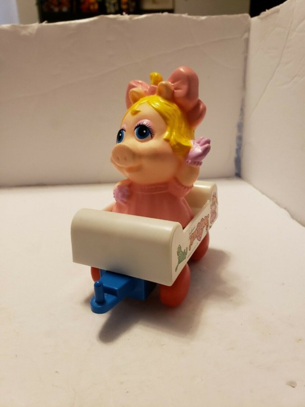 Vintage Durham Henson (2026) 1985 Muppet Babies "Miss Piggy" in Train Car Toy